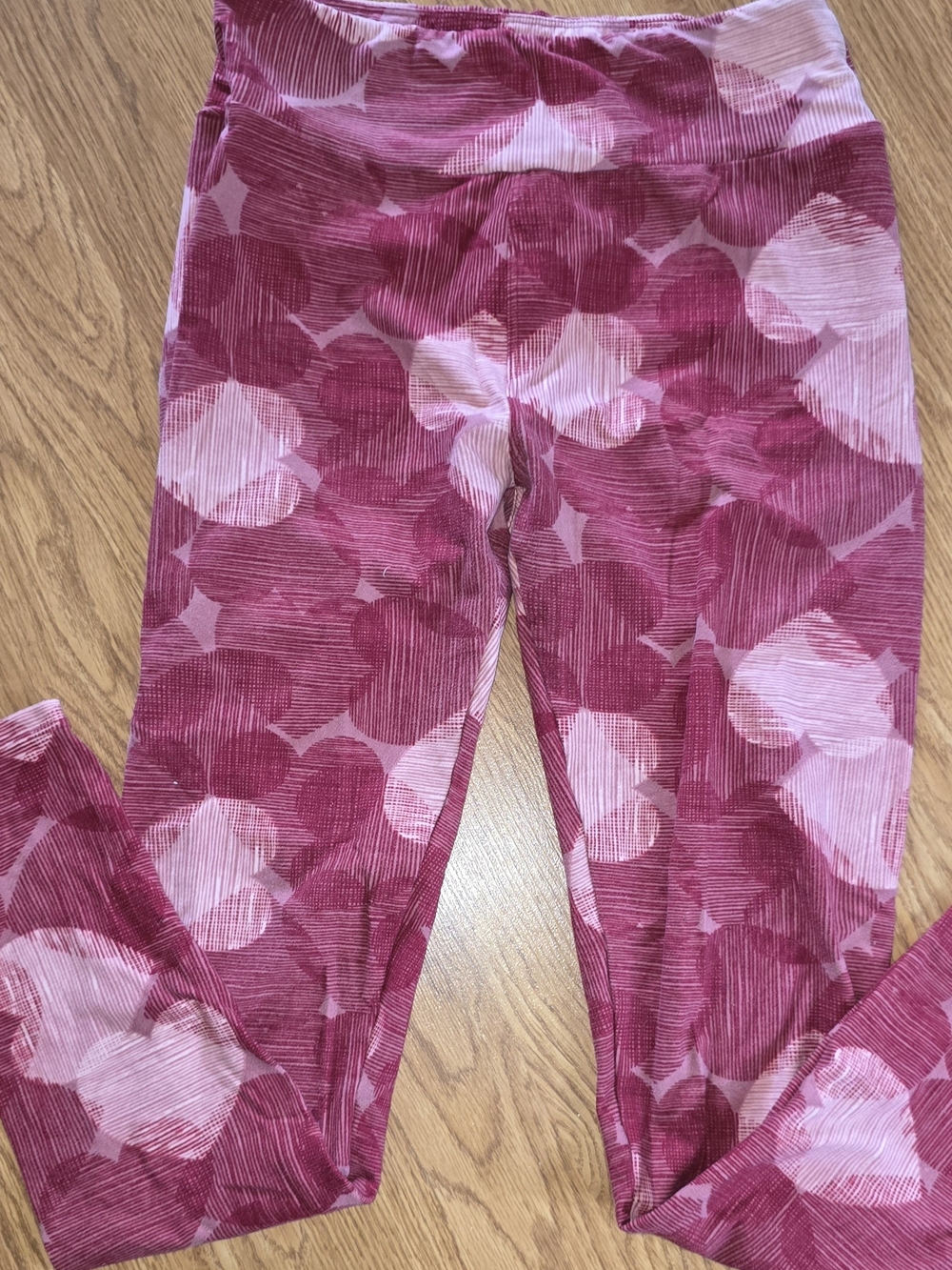 Lularoe Valentine/Heart Pattern Leggings